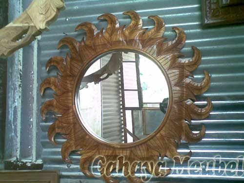 pigura matahari kayu jati pigura kaca cantik cahaya pigura matahari kayu jati pigura kaca cantik cahaya