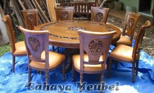 Set Kursi Makan 8 Kursi Meja Bundar Ukiran Jepara