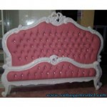 Tempat Tidur Duco Putih Jok Pink