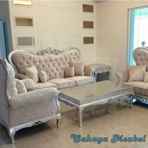 Set Sofa Ruang Tamu Klasik Mewah