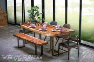 Jual Meja Makan Kayu Trembesi Tebal Utuh Dan Solid