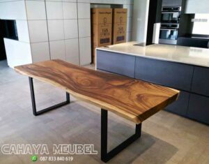 Meja Trembesi Modern Kayu Solid